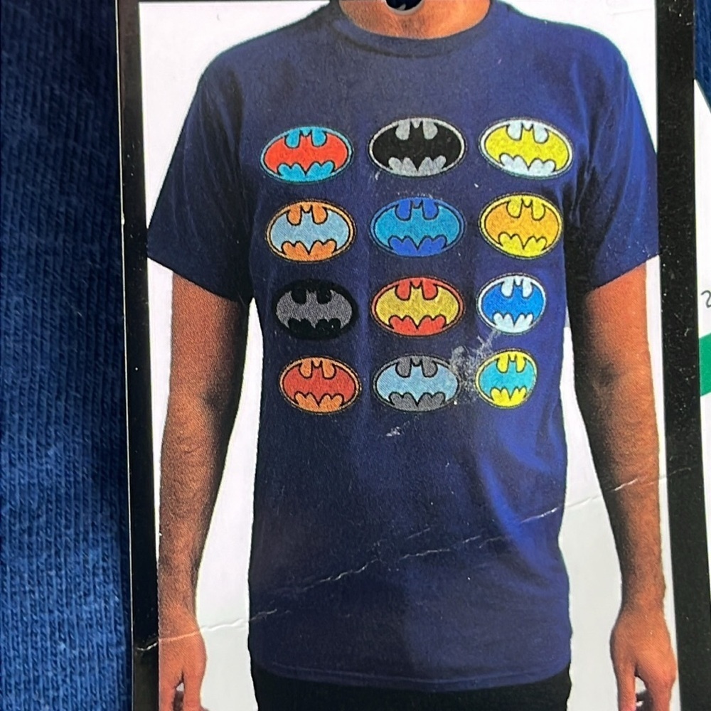 Men’s DC Comics Batman Embroidered Logo Short Sleeve T-shirt
